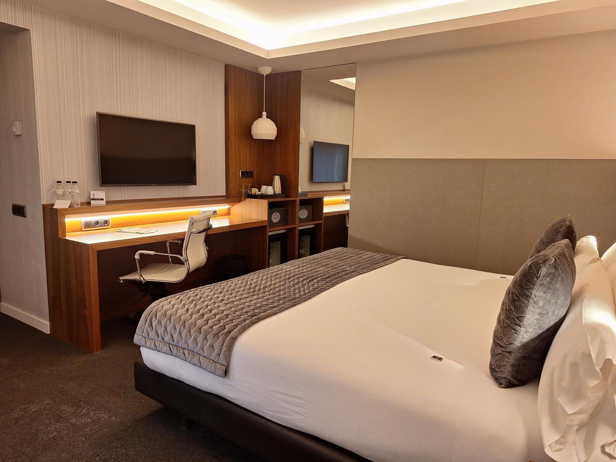 Best Western Premier Hotel Dante Barcelona Luaran gambar